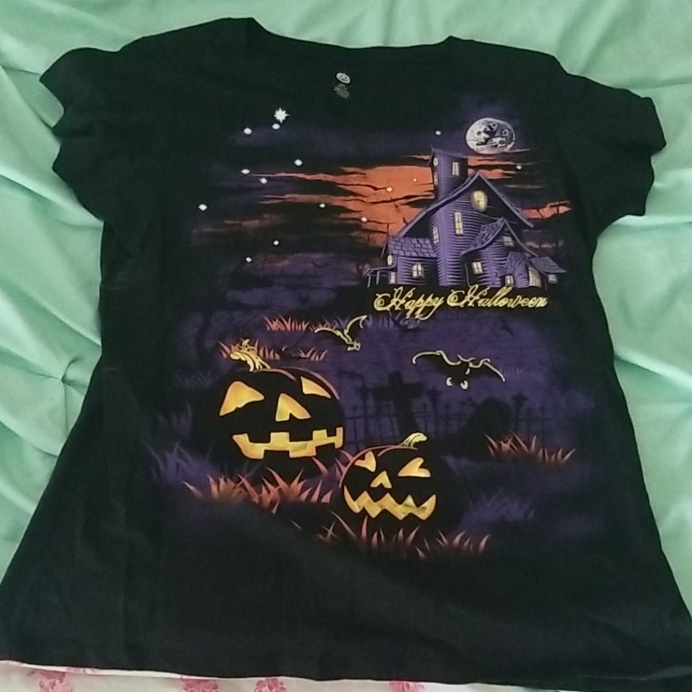 Nwot Happy Halloween tee shirt